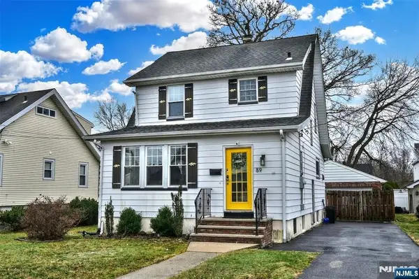 89 Forest Place, Rochelle Park, NJ 07662