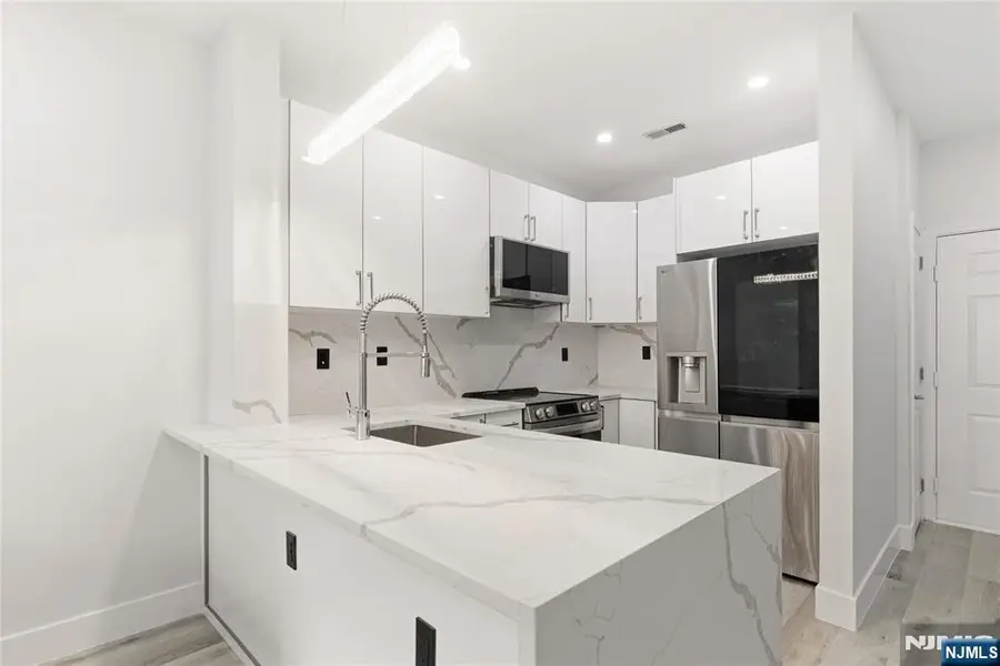 24 Ave At Port Imperial 131, West New York, NJ 07093 - #3