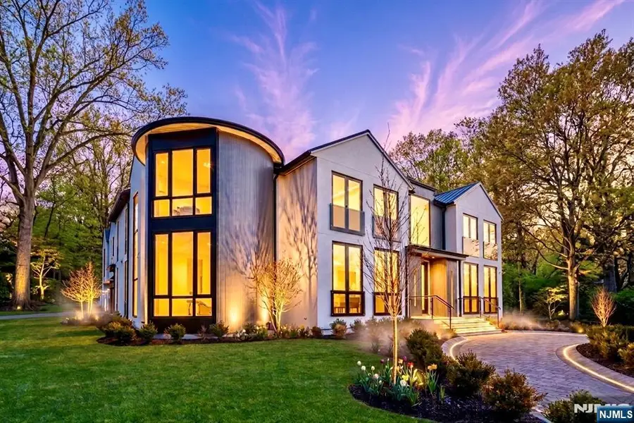 11 Roberts Road, Englewood Cliffs, NJ 07632 - #2