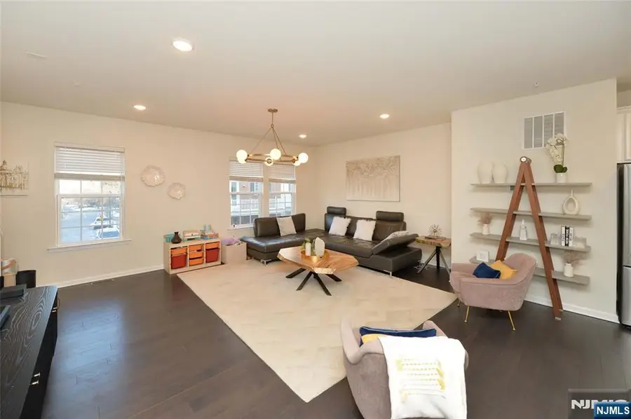 80 Landmark Lane, Fair Lawn, NJ 07410 - #3