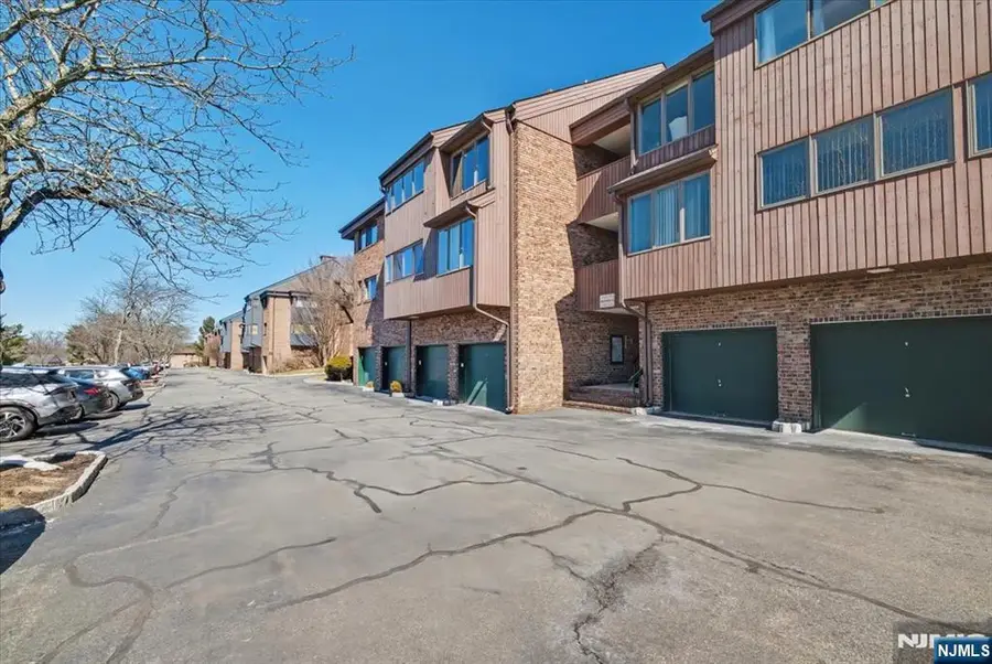 218 Indian Hollow Court, Mahwah, NJ 07430 - #3