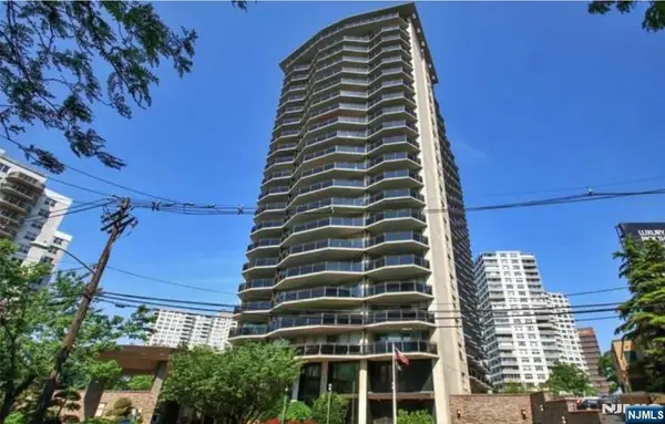 2077 Center Avenue 20J, Fort Lee, NJ 07024