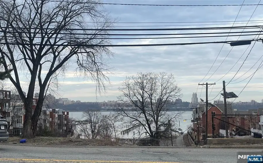 1332 River Road, Edgewater, NJ 07020 - #2