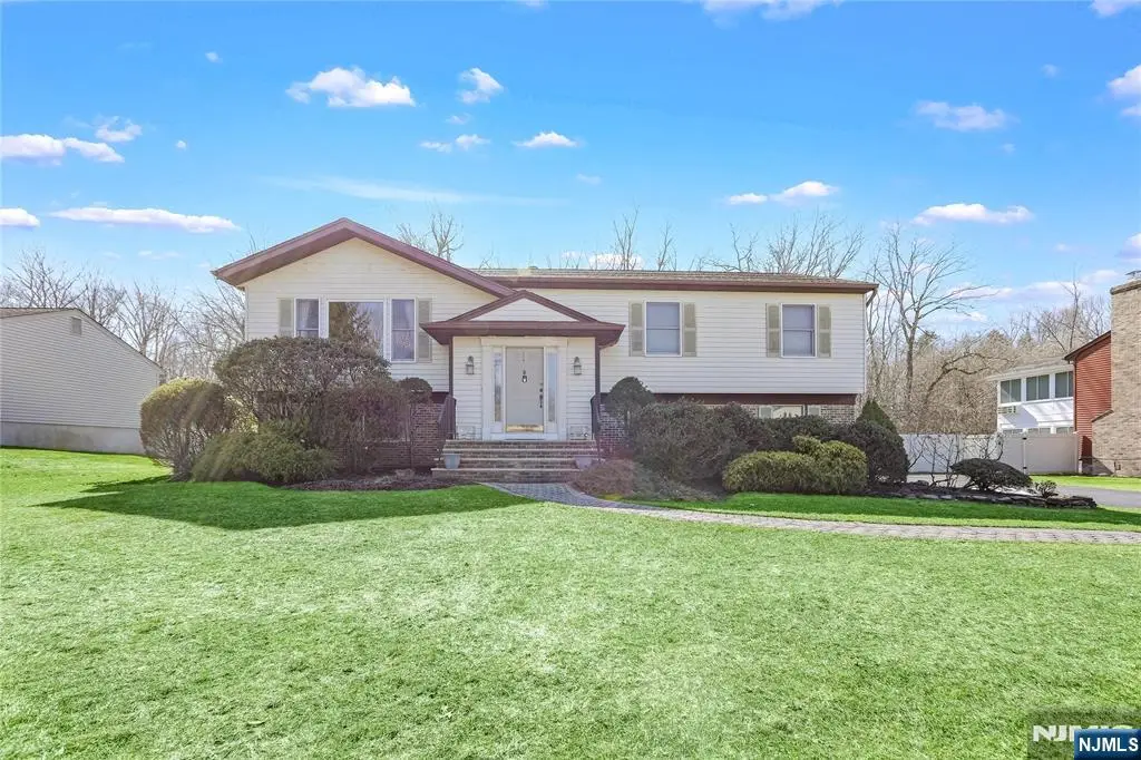 31 Virgil Road, Norwood, NJ 07648 - #1