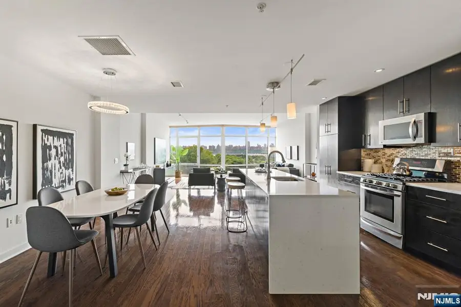 100 Thompson Lane 6B, Edgewater, NJ 07020 - #3