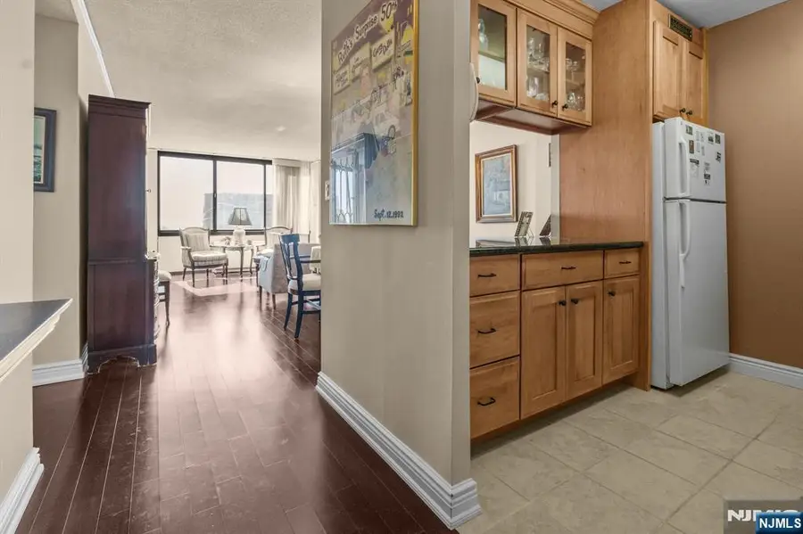 770 Anderson Avenue 14C, Cliffside Park, NJ 07010 - #3