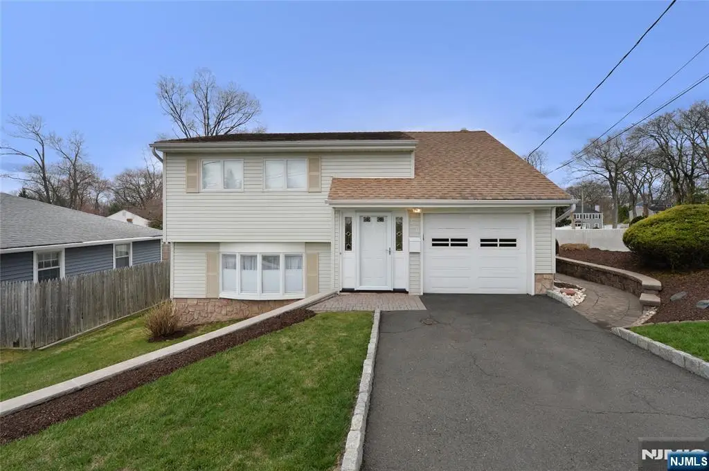 140 Manhattan Avenue, Waldwick, NJ 07463 - #1