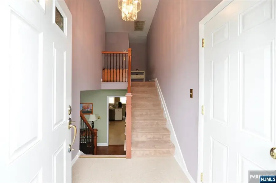 140 Manhattan Avenue, Waldwick, NJ 07463 - #2