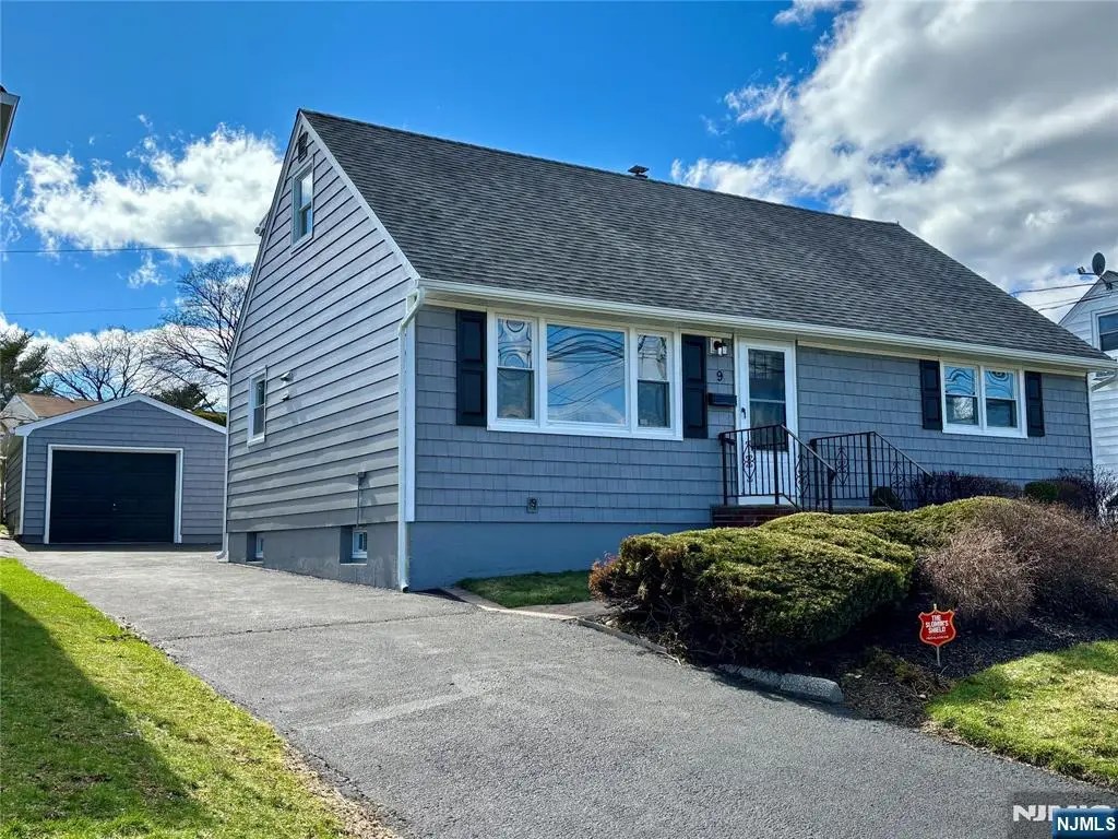 9 Joan Place, Clifton, NJ 07012 - #1