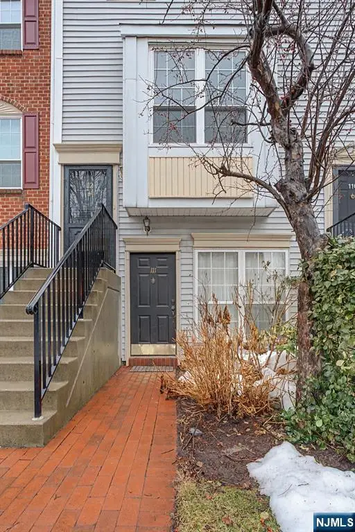111 Cottonwood Street, Jersey City, NJ 07305