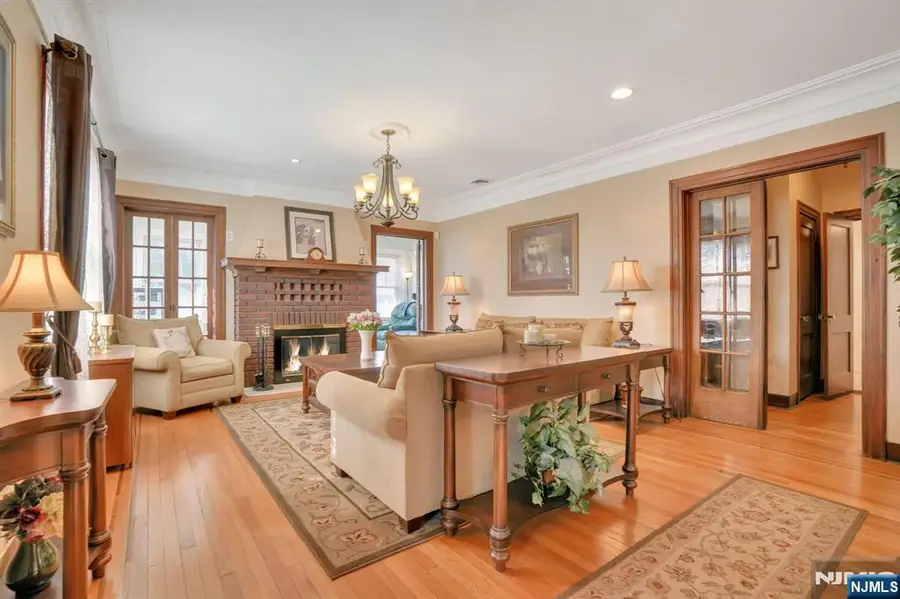 10 Lynn Court, Rutherford, NJ 07070 - #3
