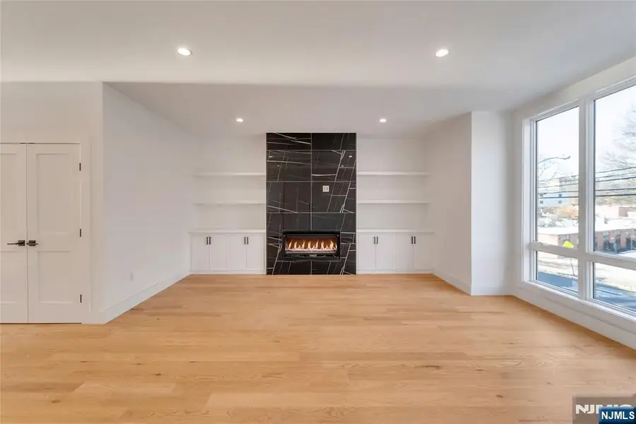 432 Stillwell Avenue B, Fort Lee, NJ 07024 - #3