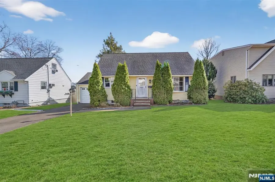 8 Laurel Street, Hawthorne, NJ 07506 - #3