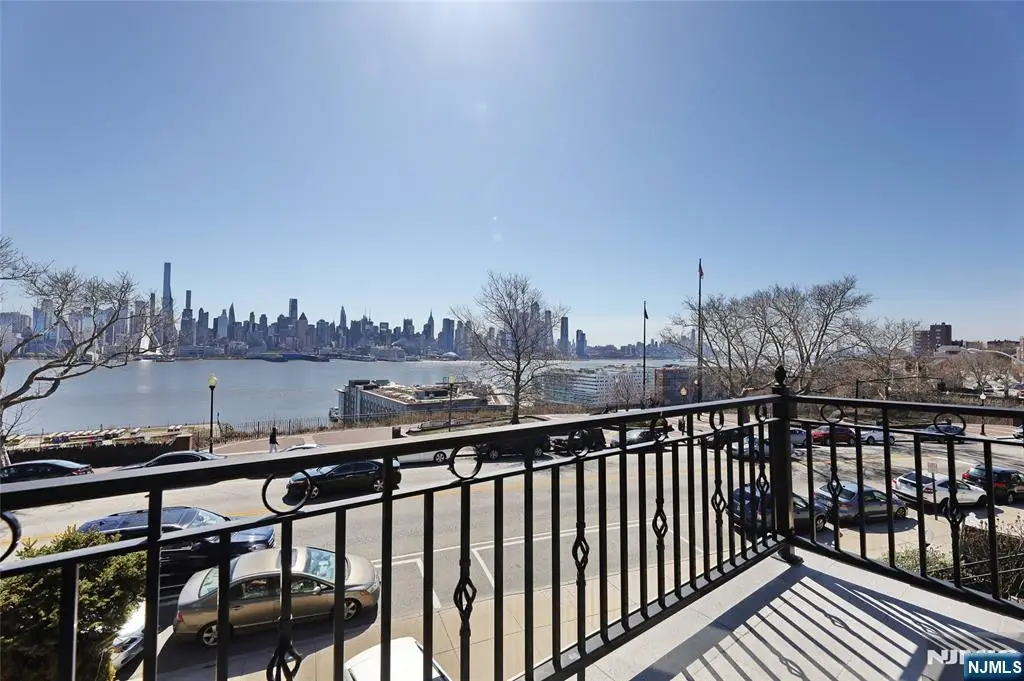 1021 JFK Blvd E, Weehawken, NJ 07086 - #1