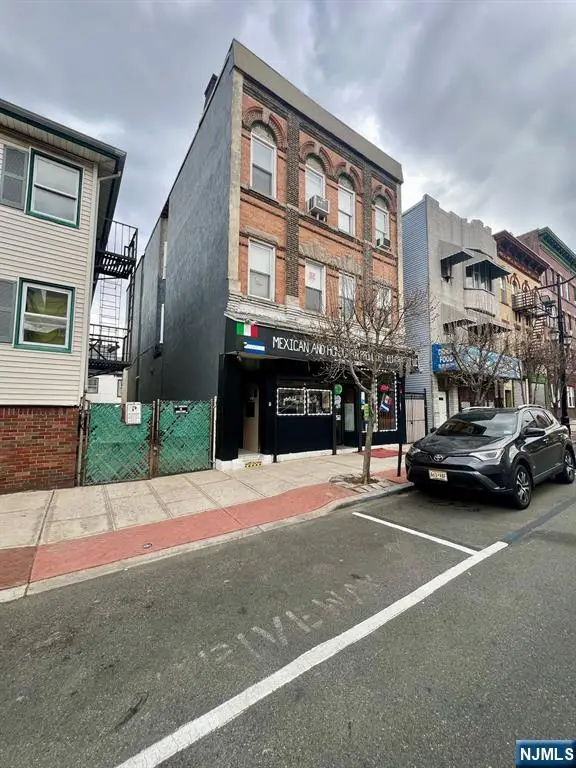 1505 Summit Avenue, Union City, NJ 07087