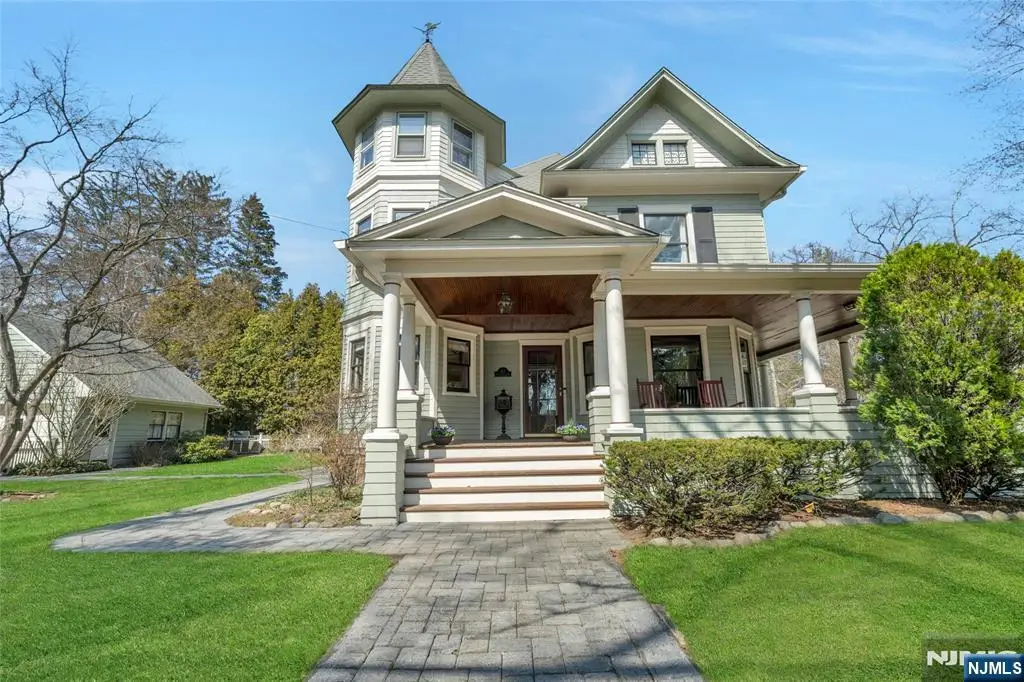 321 Hollywood Avenue, Ho Ho Kus, NJ 07423 - #1