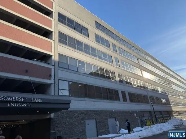 9 Somerset Lane 502, Edgewater, NJ 07020