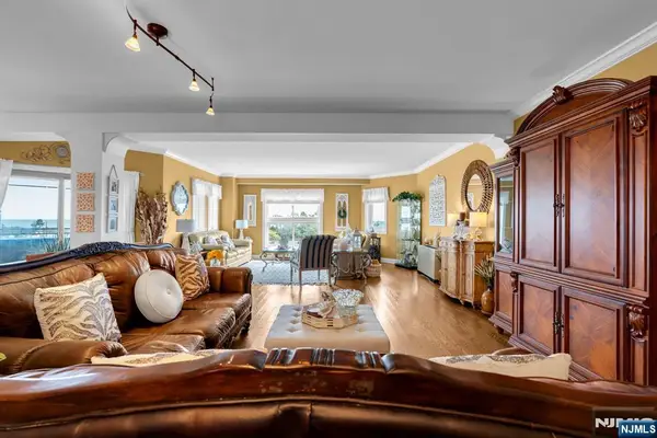 300 N Ocean Avenue 3C, Long Branch, NJ 07740