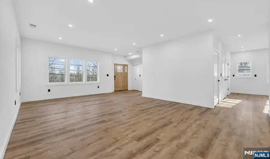 16 Valley View Drive, White Meadow Lake, NJ 07866 - #2