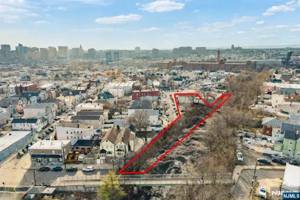 416 Scott Mobus Place, Harrison, NJ 07029