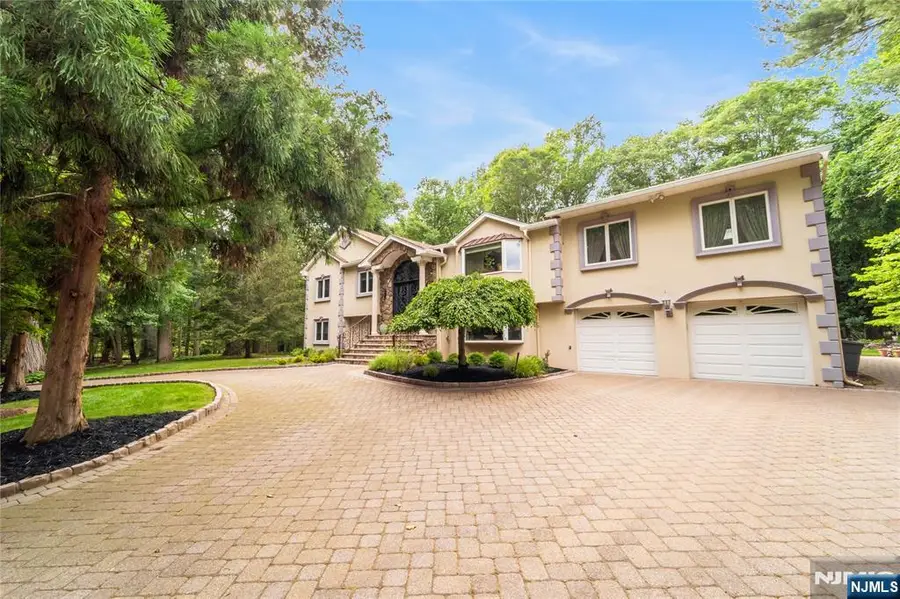 136 Willow Drive, Old Tappan, NJ 07675 - #2