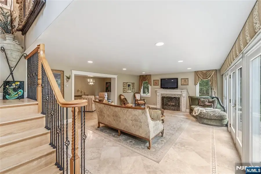 136 Willow Drive, Old Tappan, NJ 07675 - #3