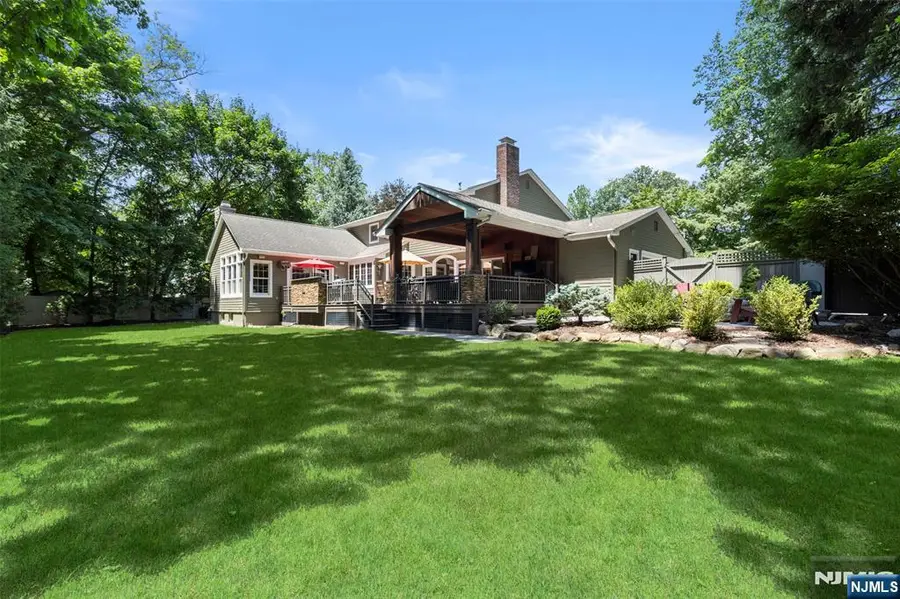 565 Dorchester Drive, River Vale, NJ 07675 - #3