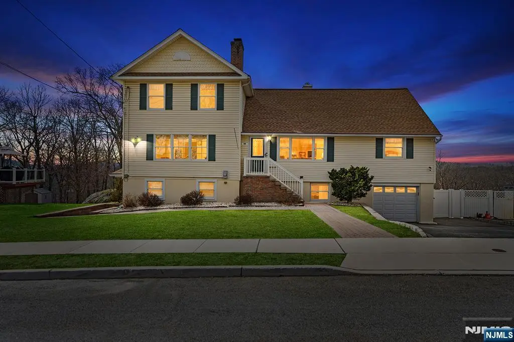 50 Hilltop Terrace, Bloomingdale, NJ 07403 - #1