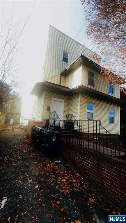 10 Tillinghast Street, Newark, NJ 07108