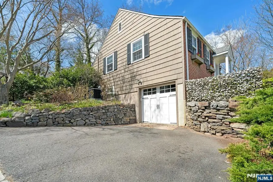 1 Crescent Place, Ho Ho Kus, NJ 07423 - #3