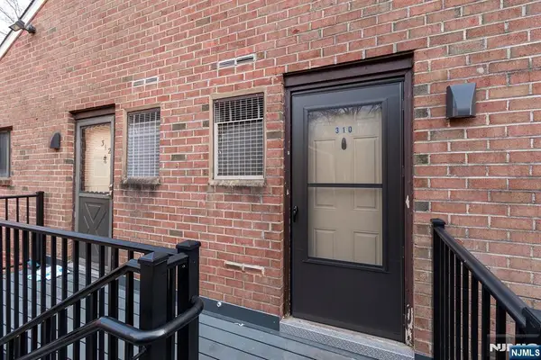 423 Meadow Woods Lane 310, Lawrence, NJ 08648