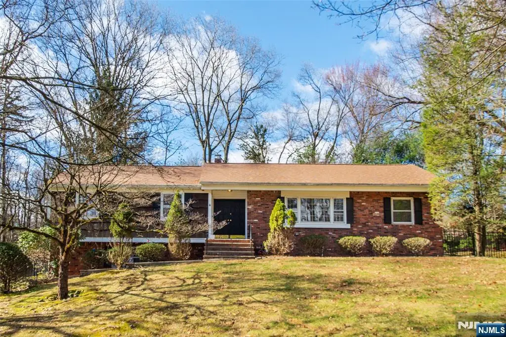232 Hidden Glen Court, Franklin Lakes, NJ 07417 - #1