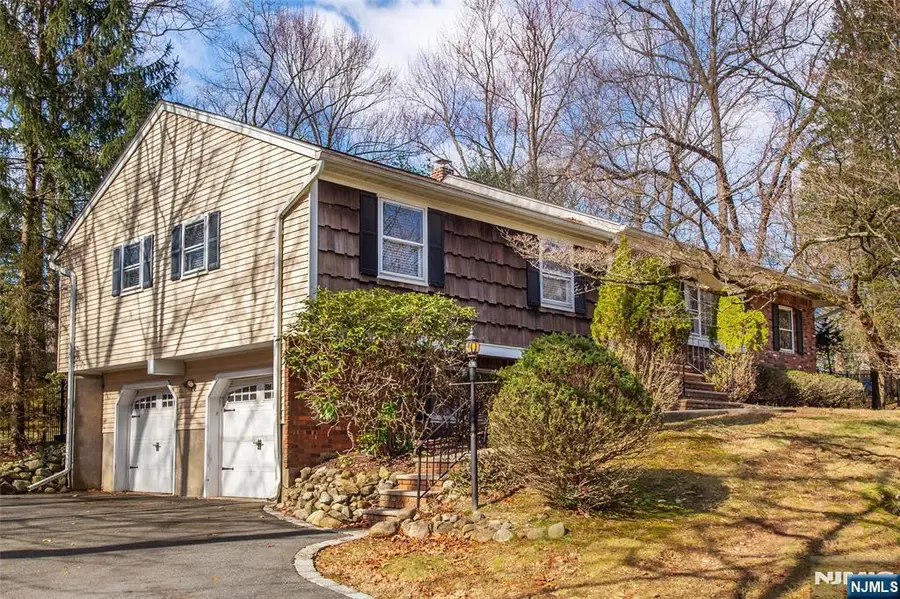 232 Hidden Glen Court, Franklin Lakes, NJ 07417 - #2