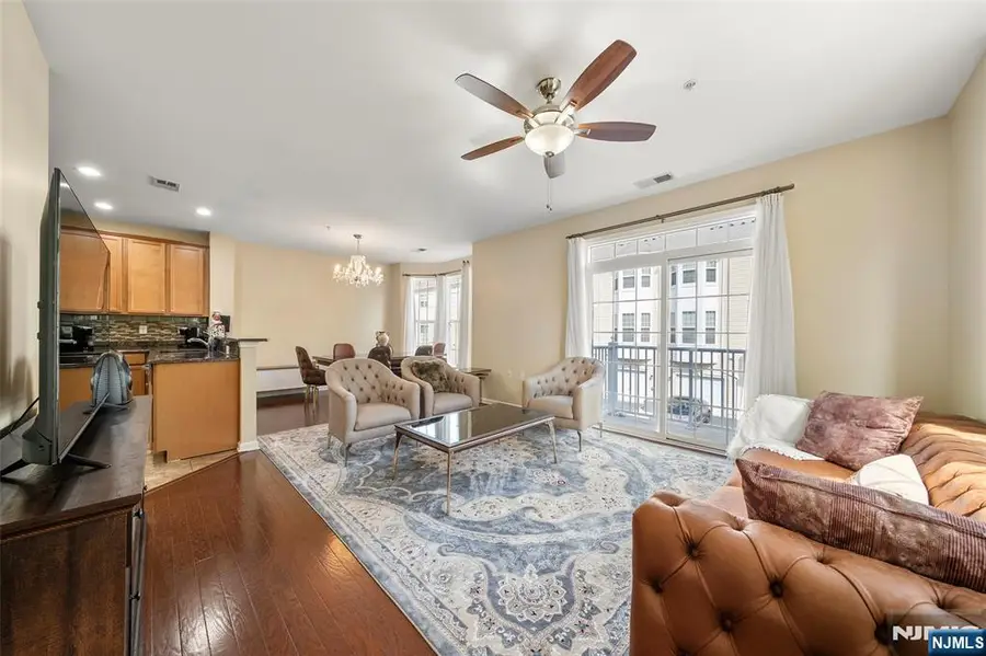 3 Holly Lane 902, Garfield, NJ 07026 - #3