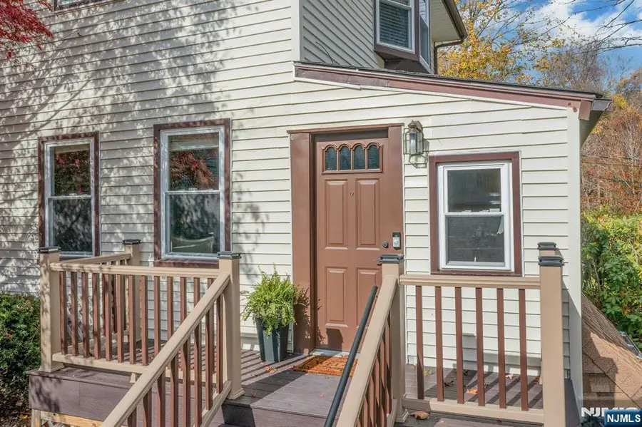 39 Delaware Road, Upper Greenwood Lake, NJ 07421 - #3