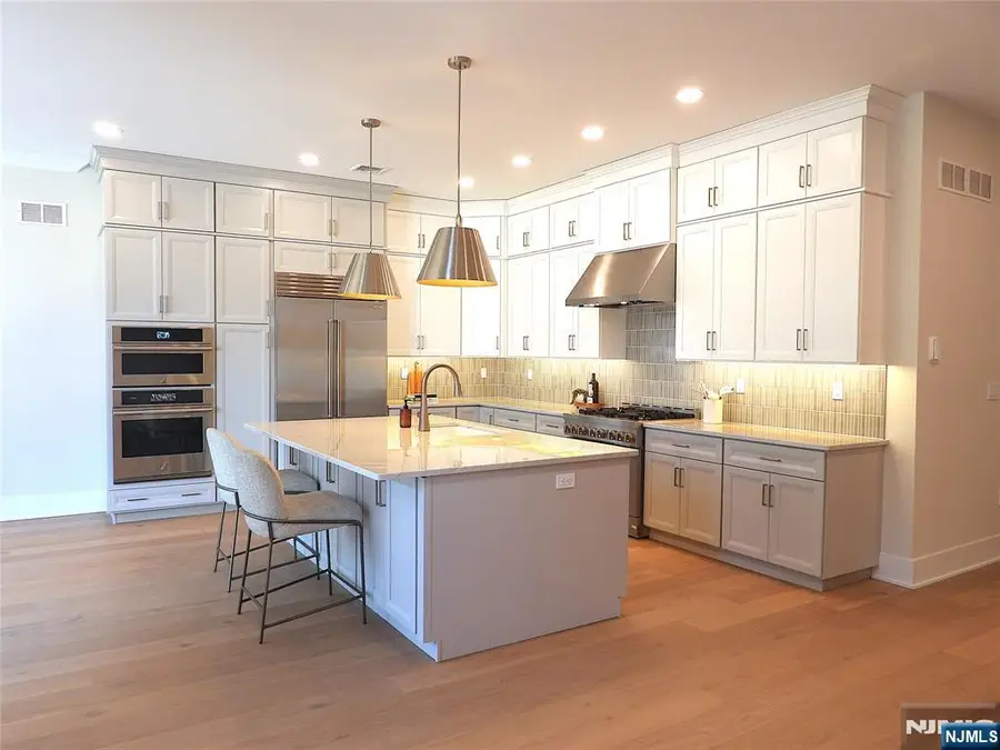 8 Royal Birkdale Lane, River Vale, NJ 07675 - #2