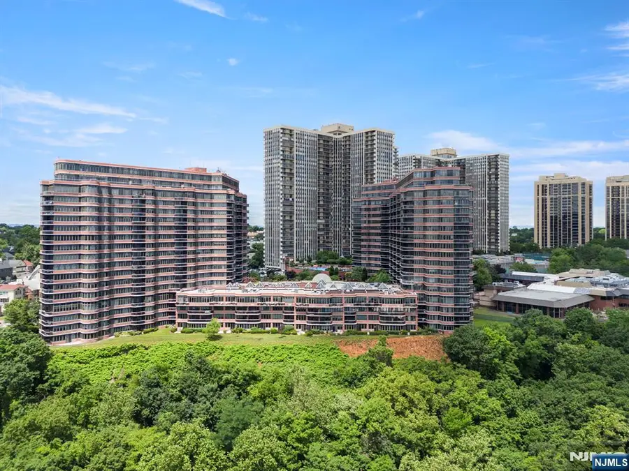 100 Carlyle Drive 14G-NORTH, Cliffside Park, NJ 07010 - #2