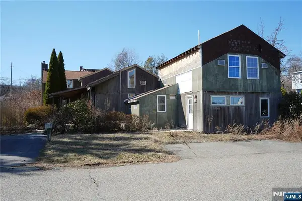 83 Roosevelt Avenue, Butler Borough, NJ 07405