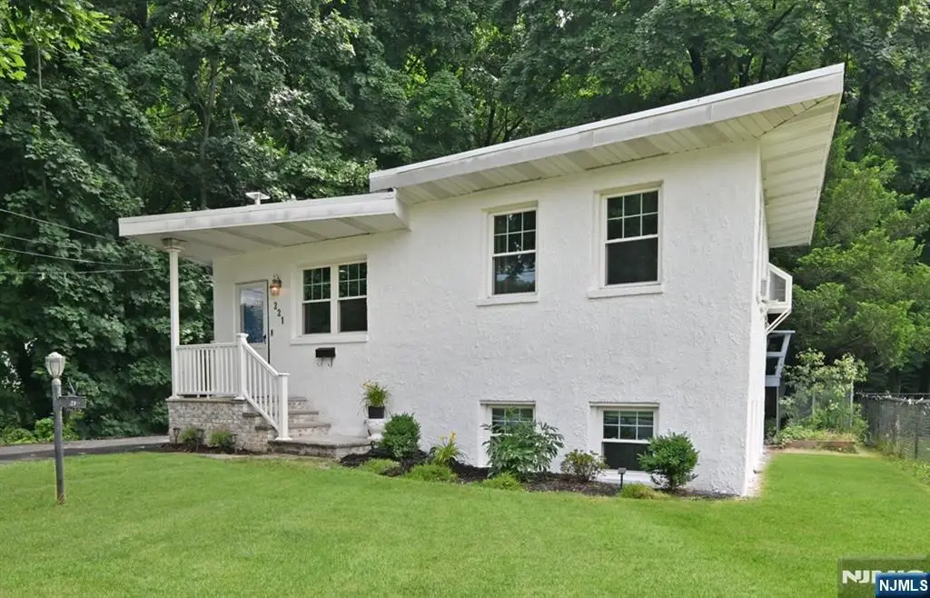 221 Lakeview Drive, Ridgewood, NJ 07450 - #1