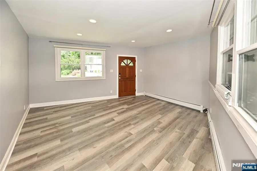 221 Lakeview Drive, Ridgewood, NJ 07450 - #3