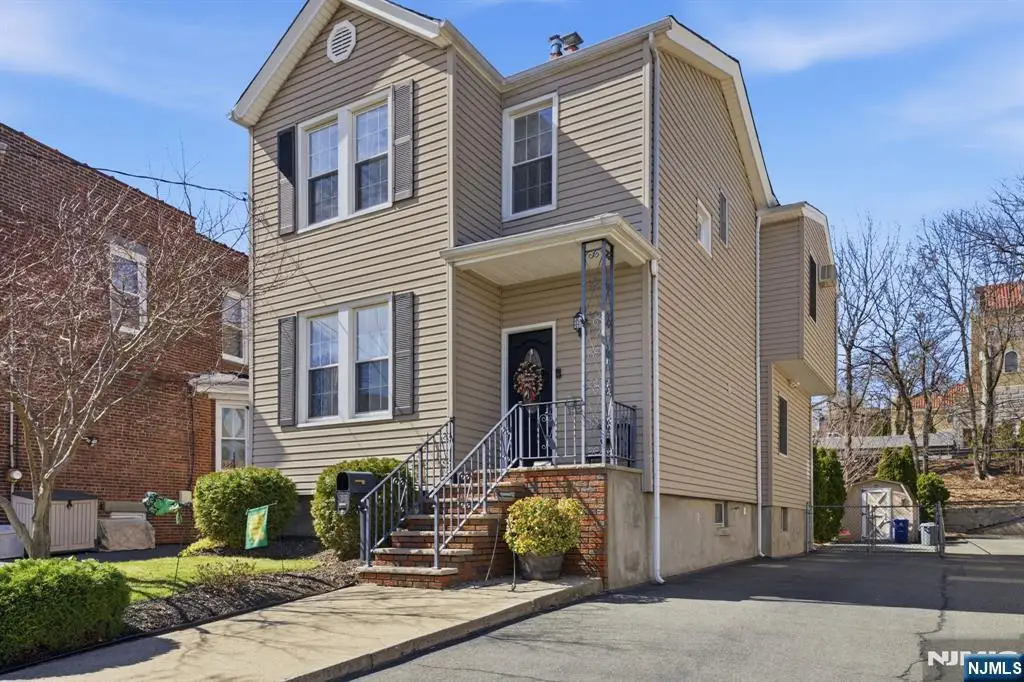 9 Vreeland Avenue, East Rutherford, NJ 07073 - #1