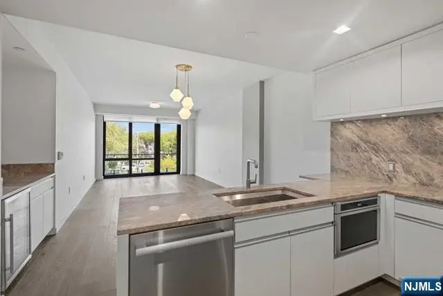 320 Adolphus Avenue 404, Cliffside Park, NJ 07010 - #3
