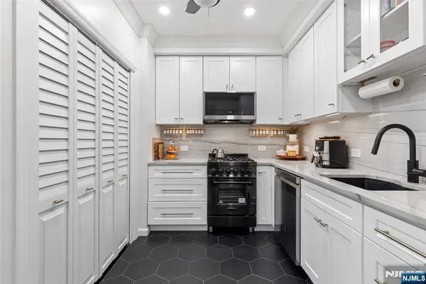 91 Coles Street 1, Jersey City, NJ 07302