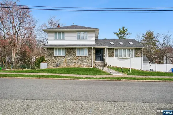 13 Munsey Road, Emerson, NJ 07630