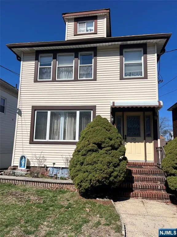 579 Oregon Avenue, Cliffside Park, NJ 07010