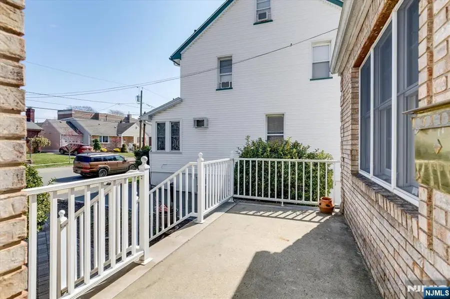 618 3rd Avenue, Lyndhurst, NJ 07071 - #3