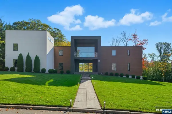 55 Oxford Drive, Tenafly, NJ 07670