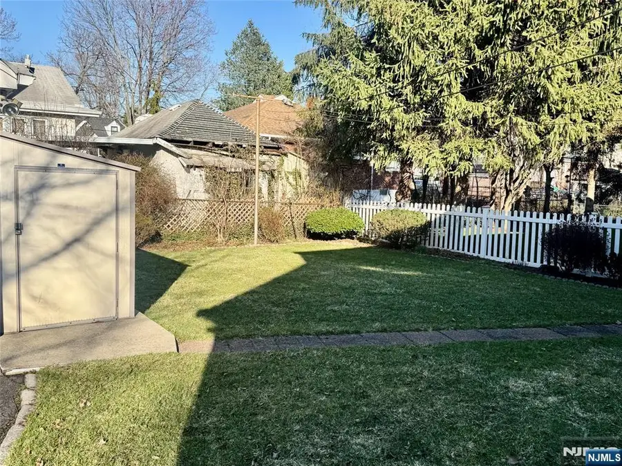 689 Linden Avenue, Ridgefield, NJ 07657 - #3