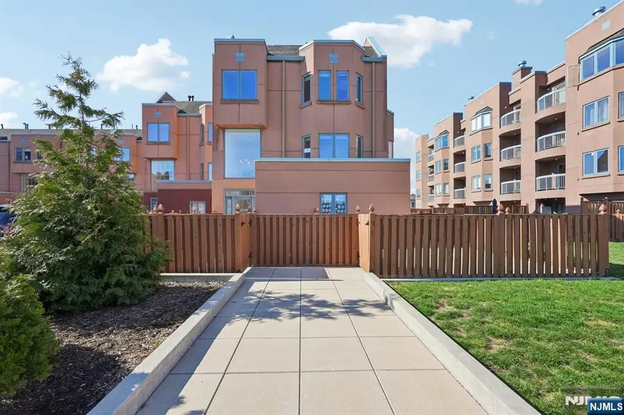 316 Thornton Court T316, Edgewater, NJ 07020 - #2