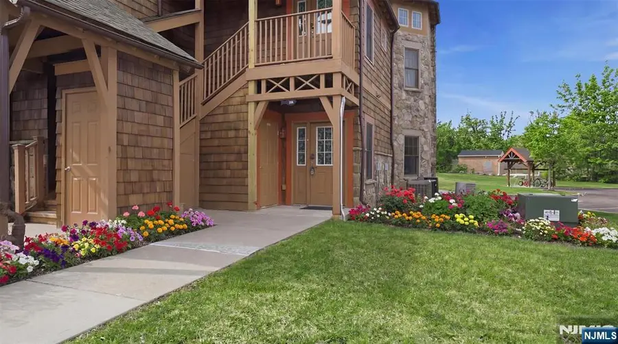 2 Pine Crescent 14, Vernon, NJ 07462 - #2